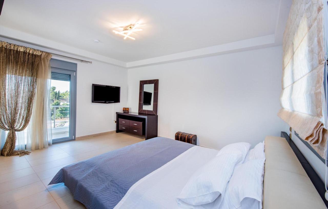 Dias Luxury Villa Koskinou  ภายนอก รูปภาพ
